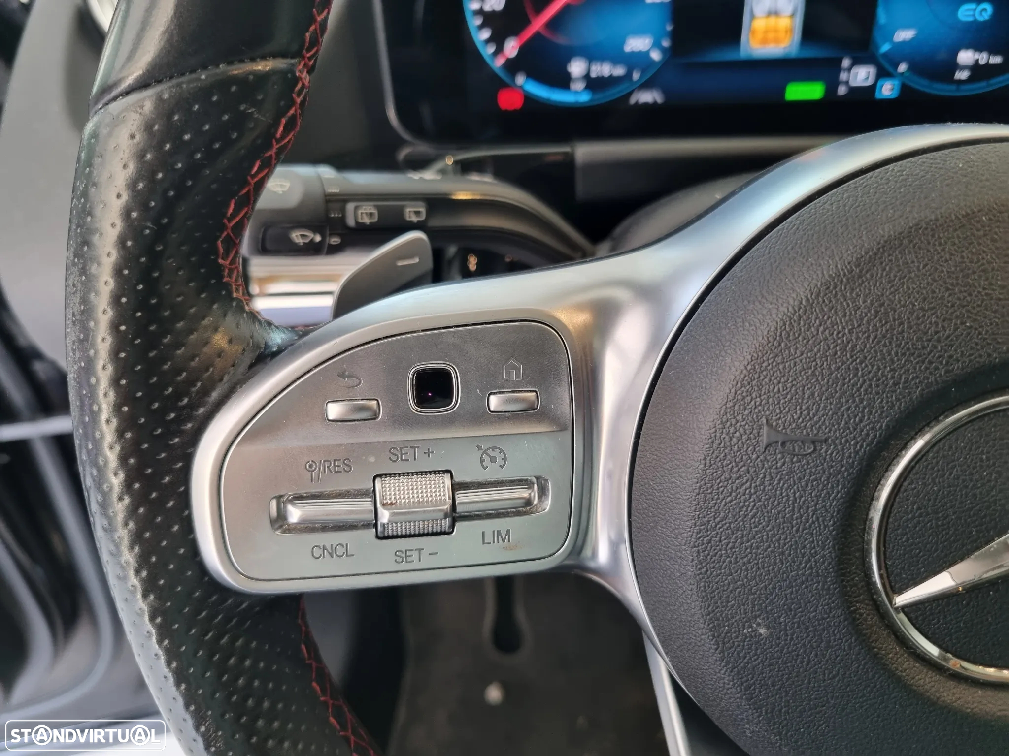 Mercedes-Benz GLA 250 e AMG Line - 30