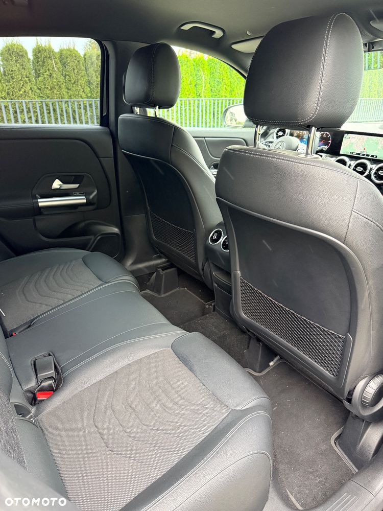 Mercedes-Benz GLA 200 d 8G-DCT Progressive - 15