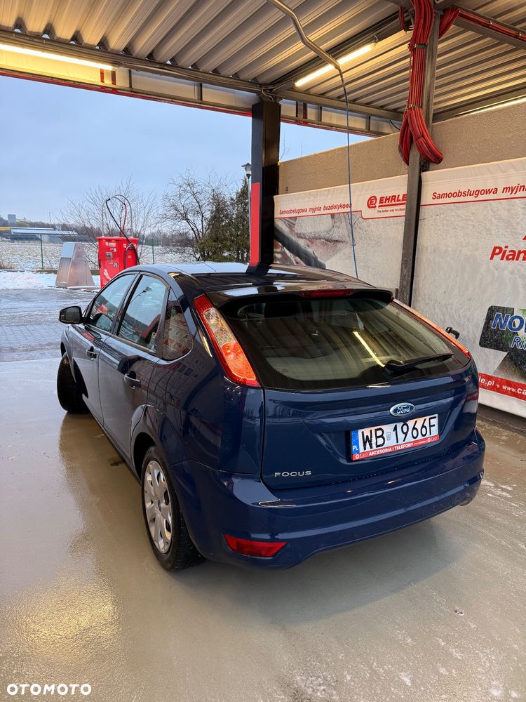 Ford Focus 2.0 Ghia - 10