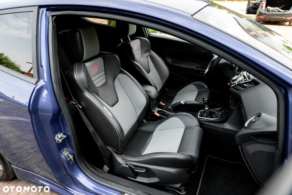 Ford Fiesta 1.6 EcoBoost mit Leder-Sport-Paket ST - 23