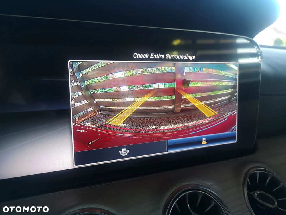 Mercedes-Benz Klasa E 400 4-Matic 9G-TRONIC - 21