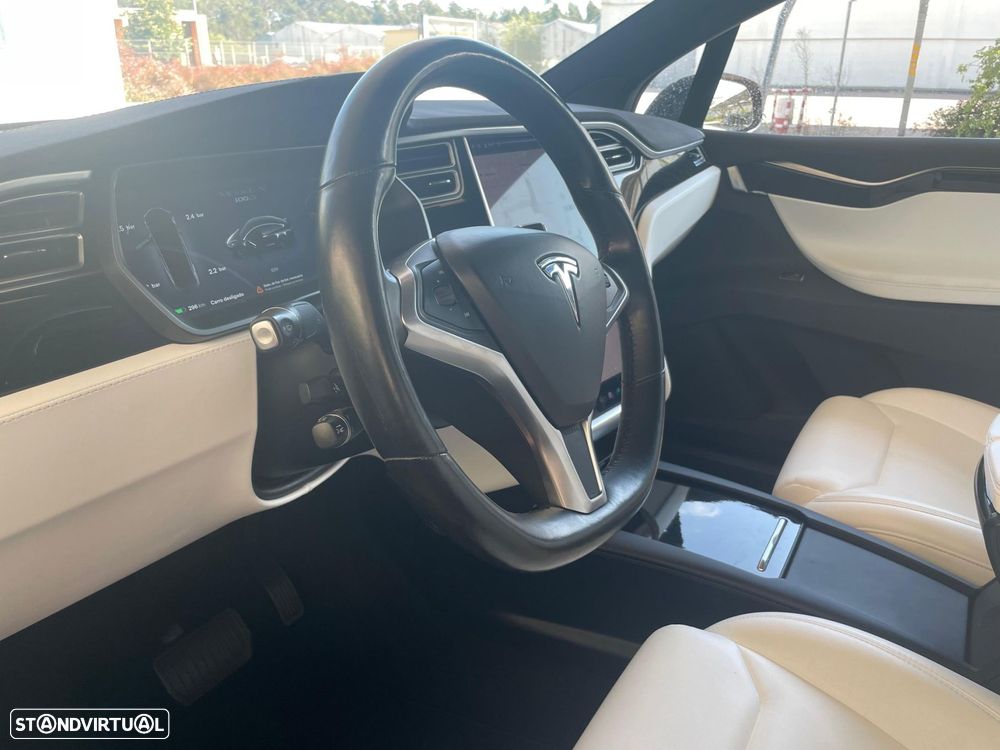Tesla Model X 100D - 7