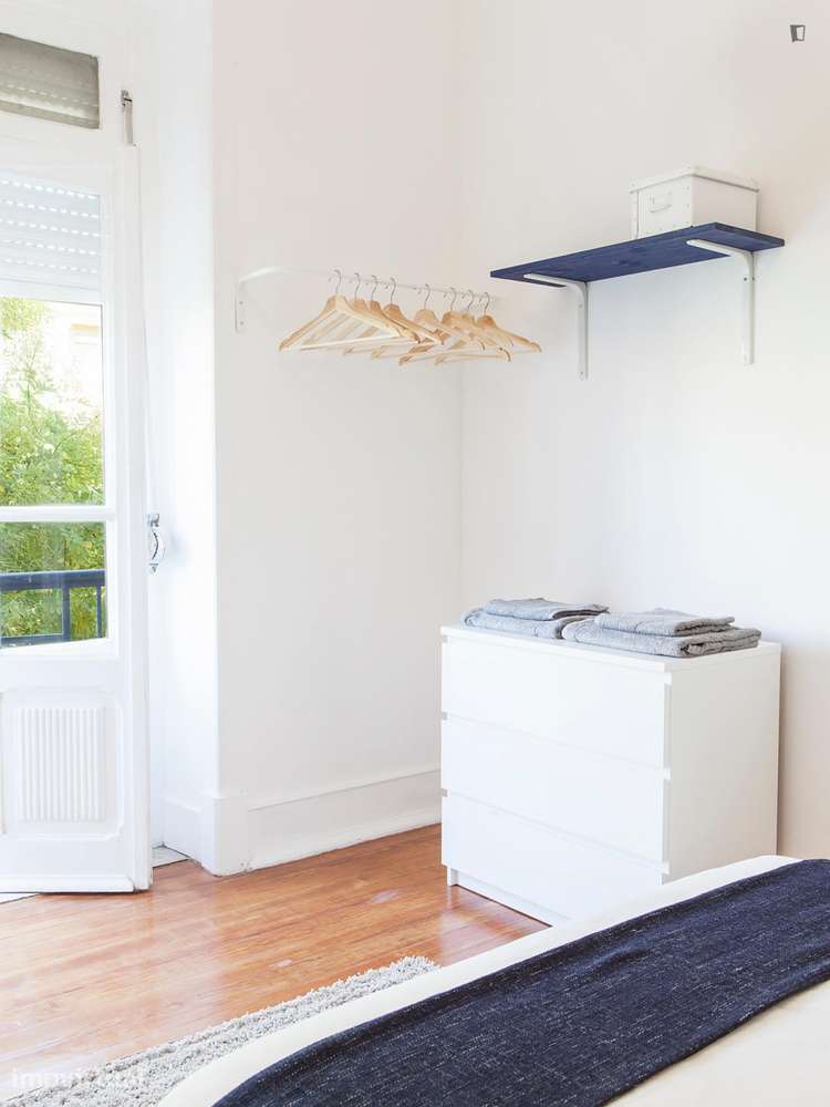 Quarto - localizado em São Sebastião Lisbon - Grande imagem: 3/15