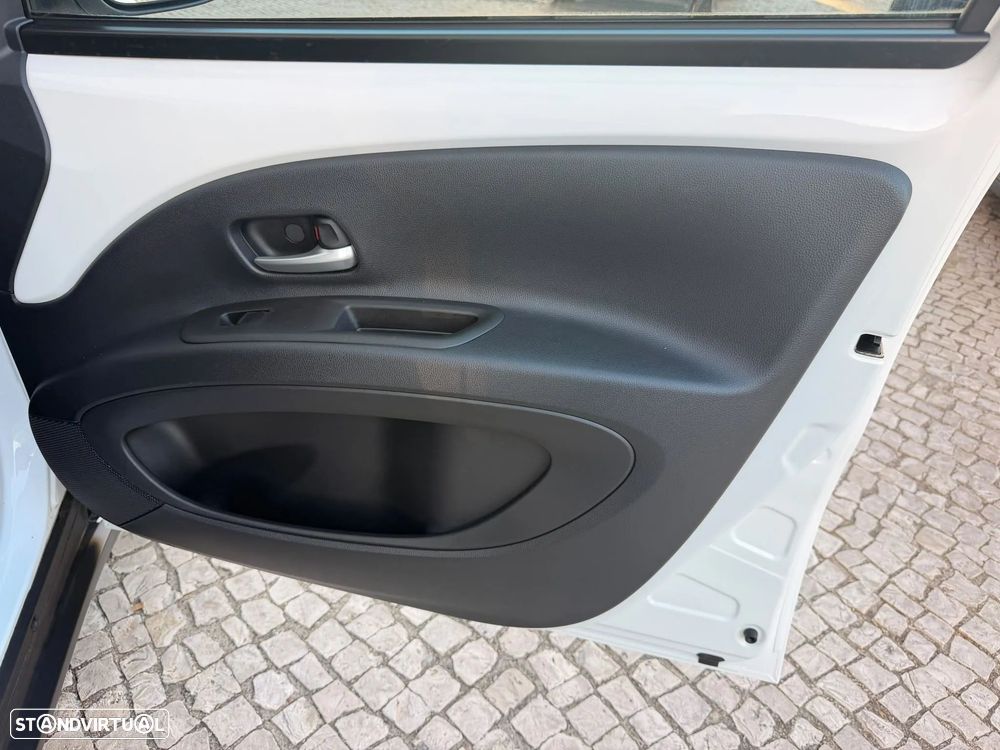 Toyota Aygo x-play - 44