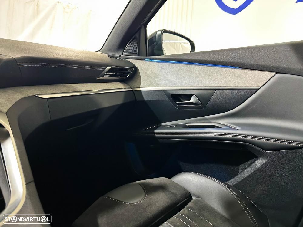 Peugeot 3008 1.6 Hybrid GT Pack e-EAT8 - 21