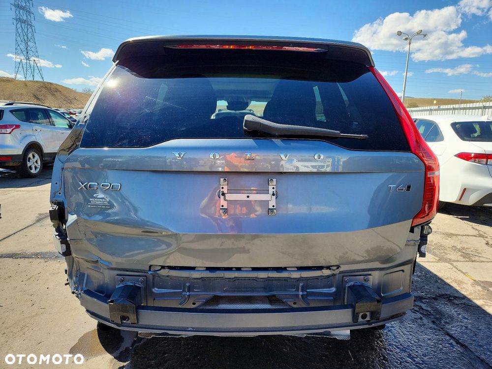 Volvo XC 90 - 6