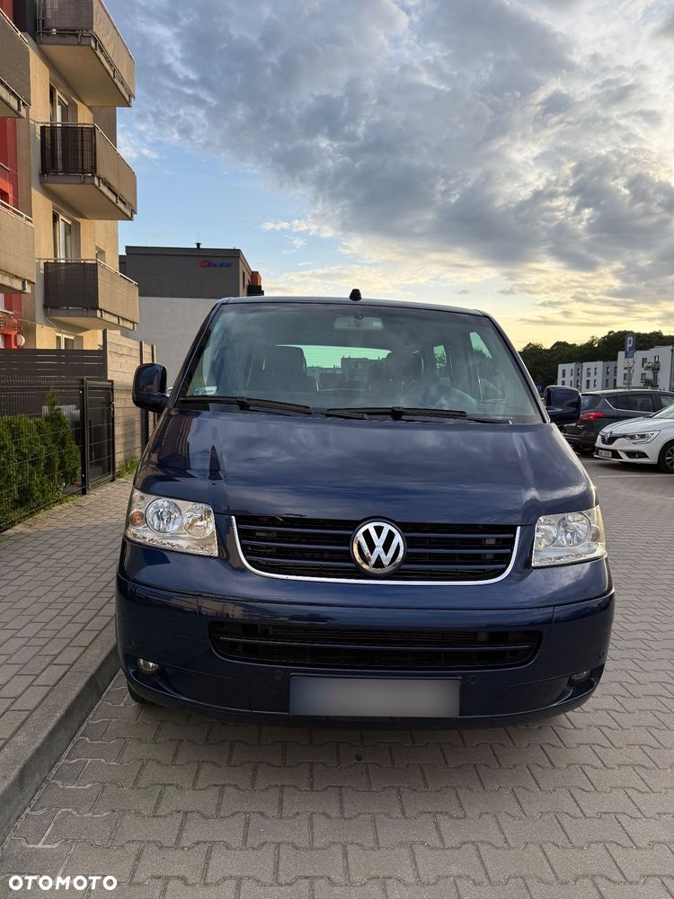 Volkswagen Multivan - 2