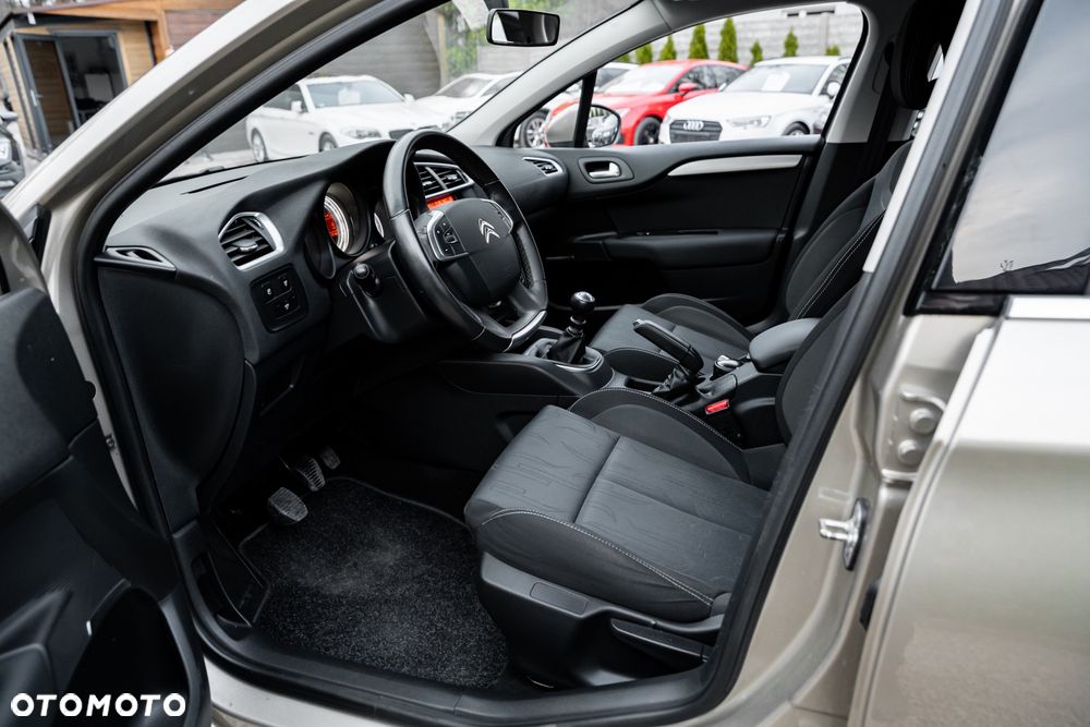 Citroën C4 e-HDi 110 Selection - 16