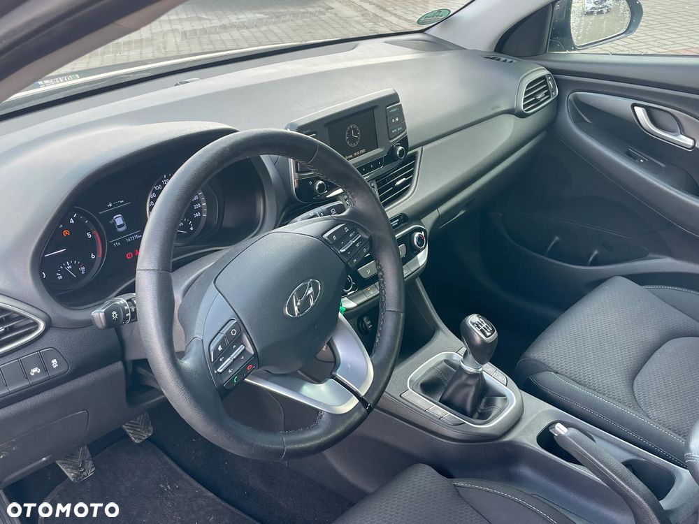 Hyundai i30 blue 1.6 CRDi Passion - 5