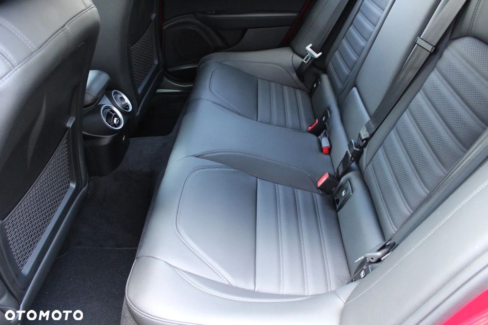 Alfa Romeo Giulia - 12