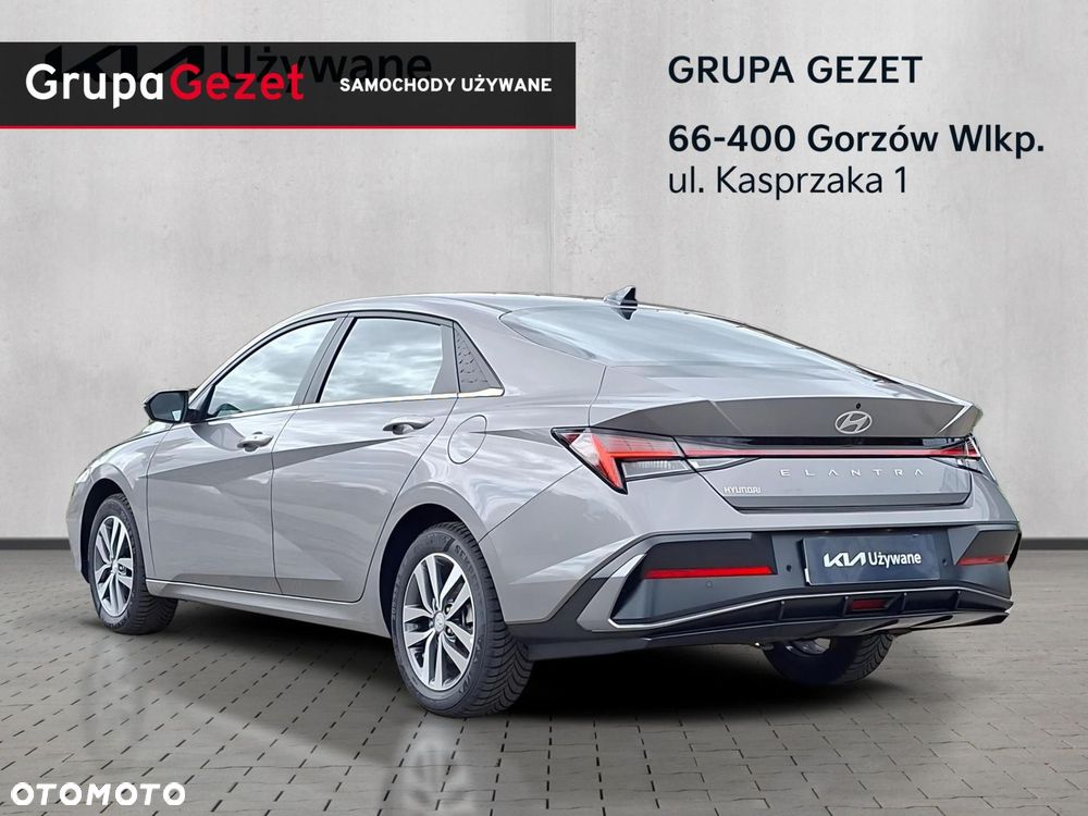 Hyundai Elantra - 3