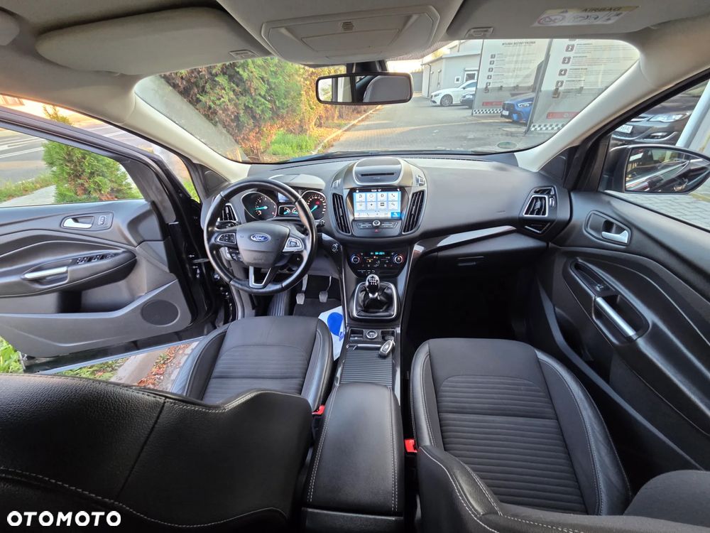 Ford Kuga 2.0 TDCi 2x4 Titanium - 33