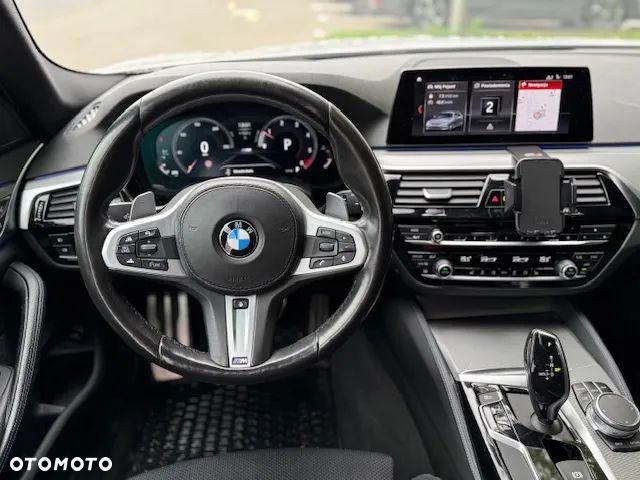 BMW Seria 5 520d M Sport - 12