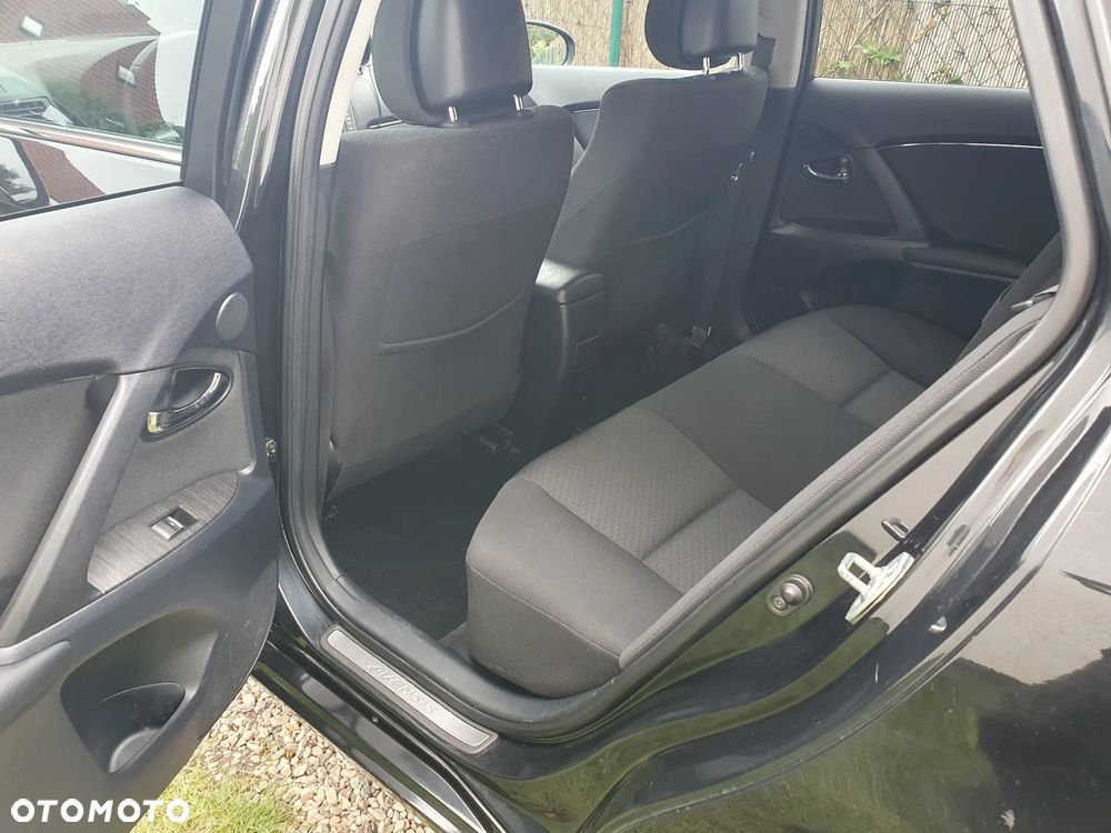 Toyota Avensis 1.8 Sol plus NAVI - 12