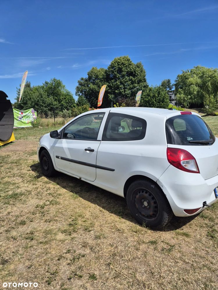 Renault Clio 1.5 dCi Authentique - 8
