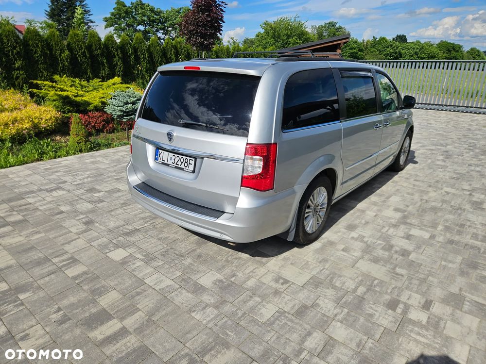 Lancia Voyager 2.8CRD Gold - 6