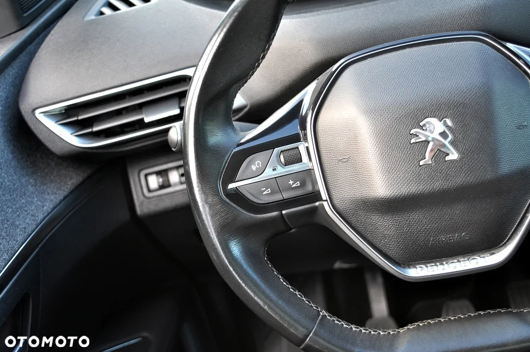 Peugeot 3008 1.2 PureTech Allure S&S - 34