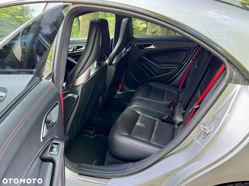 Mercedes-Benz CLA 45 AMG 4Matic 7G-DCT - 11