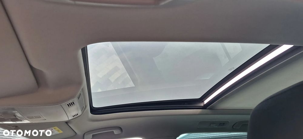 Volkswagen Tiguan - 19