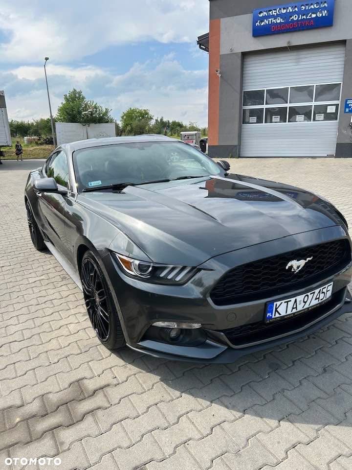 Ford Mustang - 1