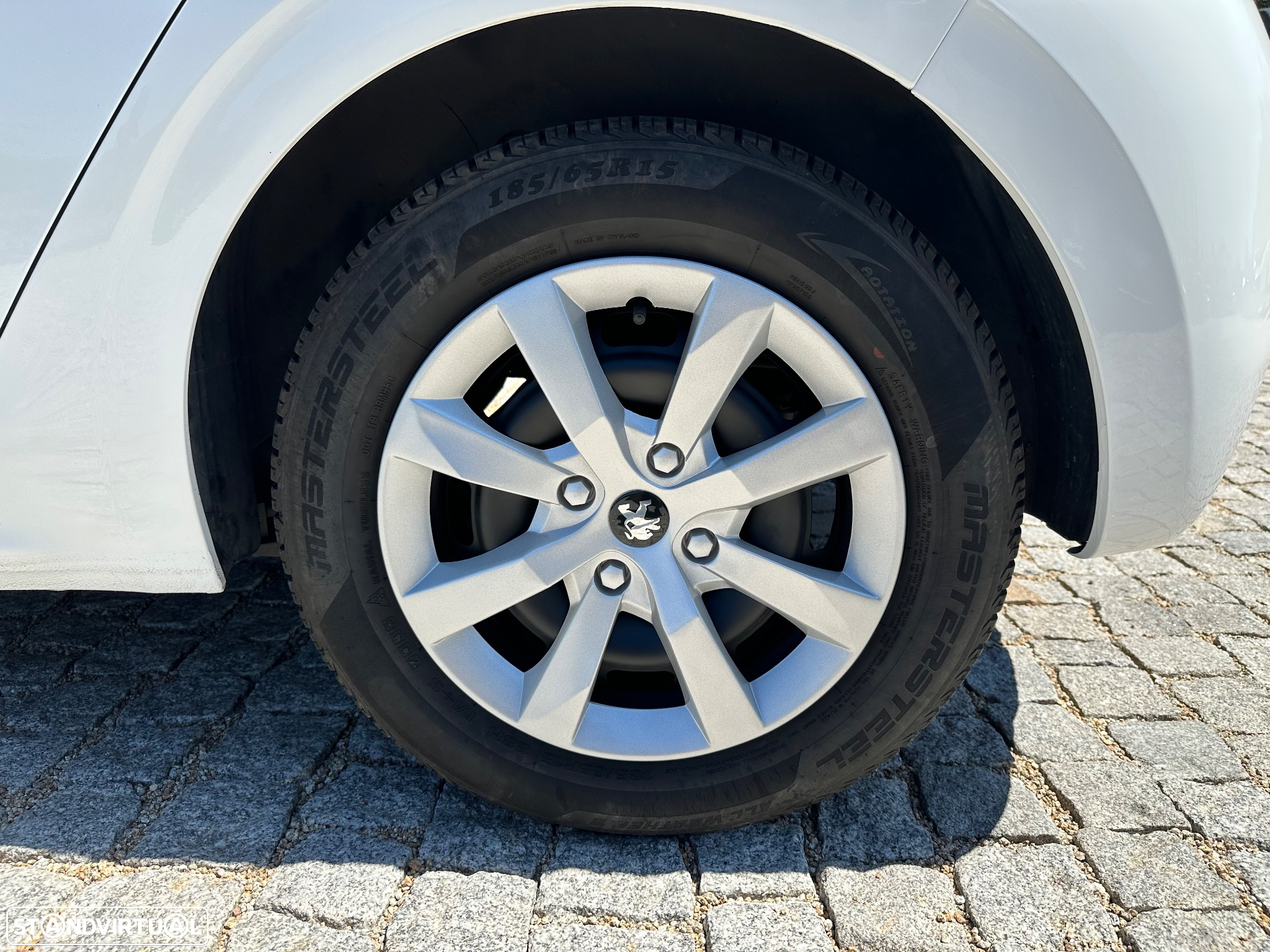 Peugeot 208 1.6 BlueHDi Style - 20