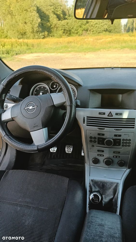 Opel Astra 1.9 CDTI Enjoy - 10
