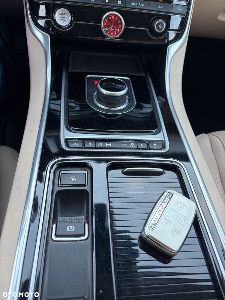 Jaguar XF 2.0 i4D Prestige - 21