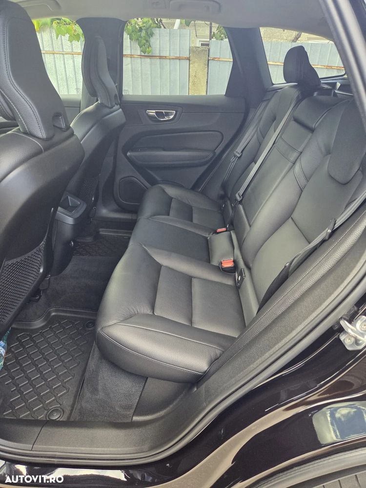 Volvo XC 60 B4 MHEV AWD Inscription - 14