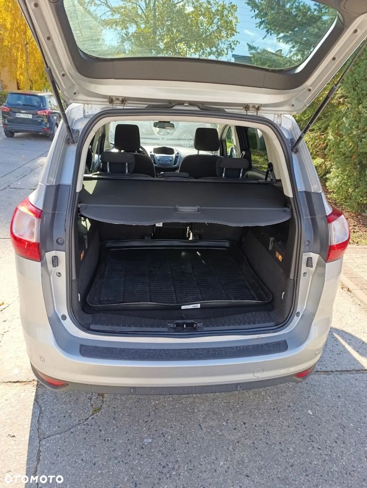 Ford Grand C-MAX - 11