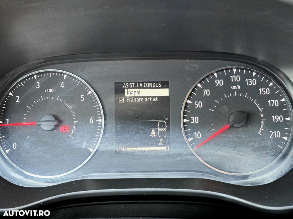 Dacia Logan TCe 90 MT5 Essential - 13