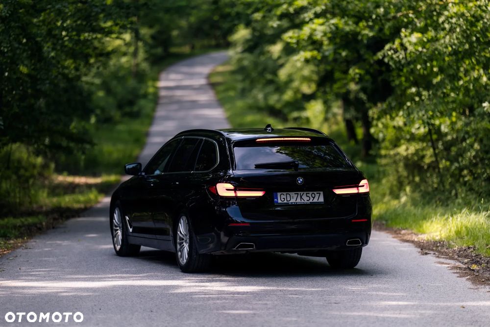 BMW Seria 5 530i mHEV Luxury Line - 2