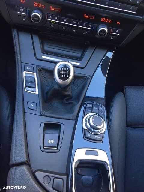 BMW Seria 5 525d Touring - 12