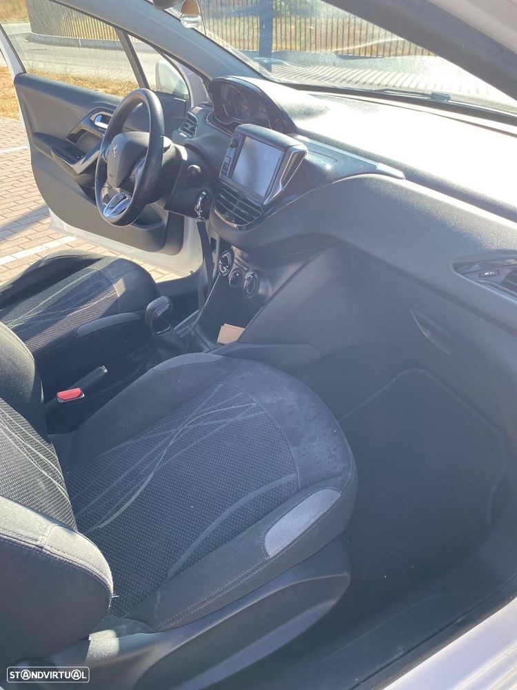 Peugeot 208 1.4 HDi - 18