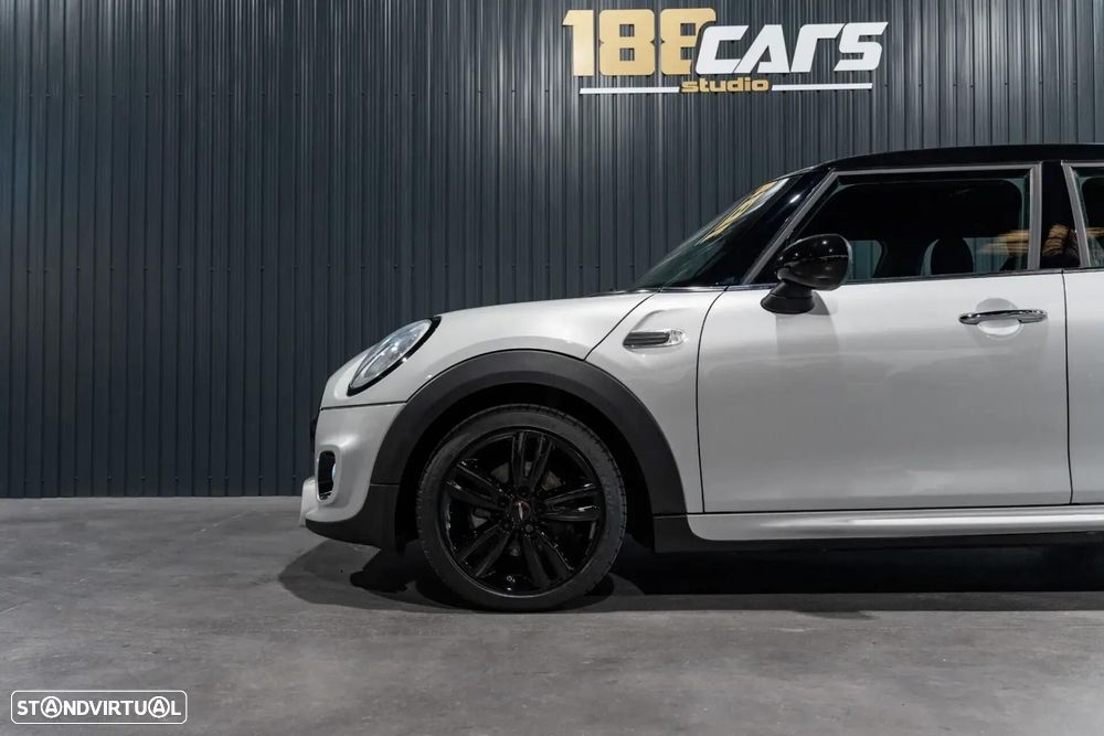 MINI 5 Portas Cooper D Auto - 31