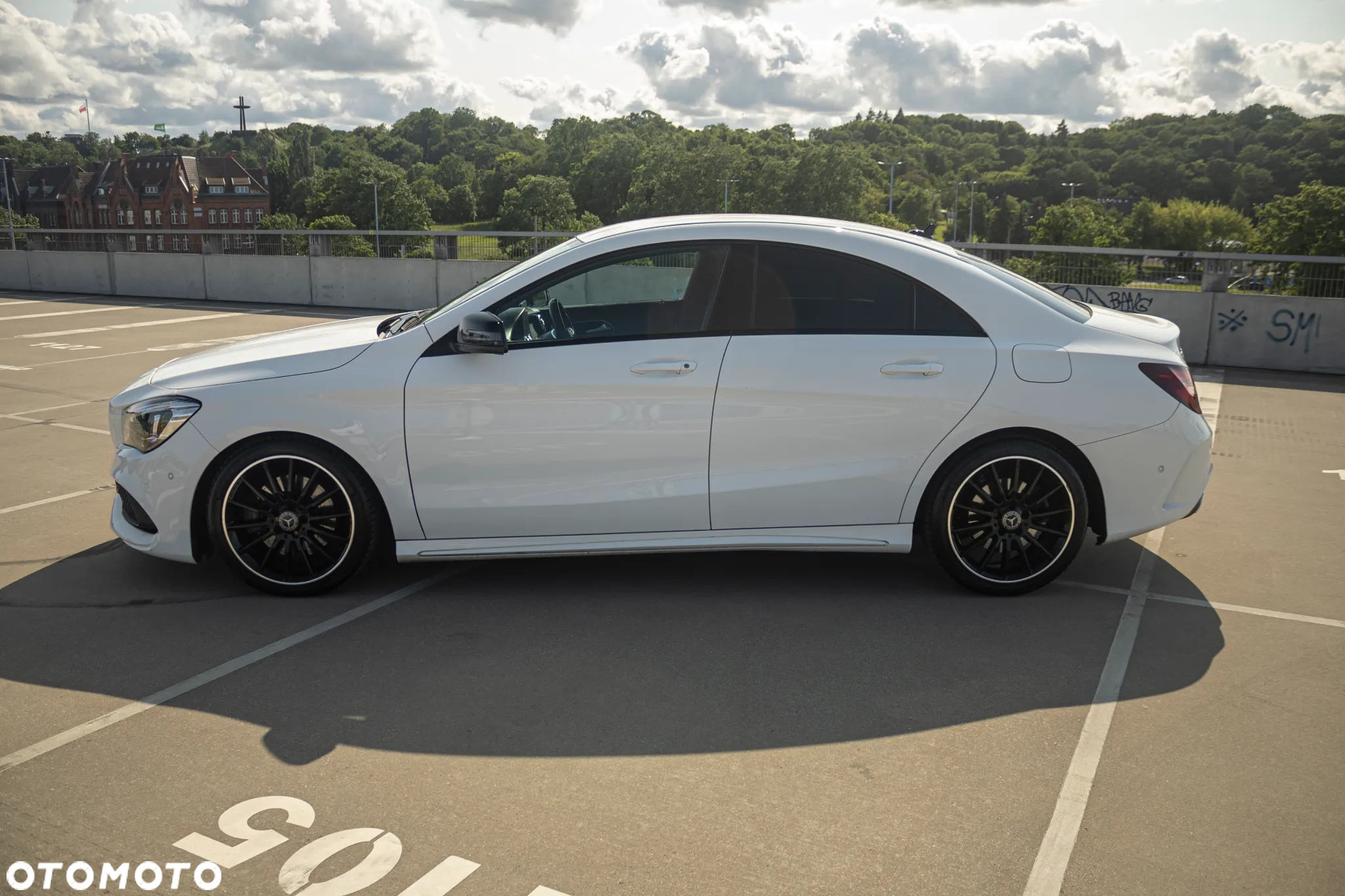 Mercedes-Benz CLA 220 4-Matic AMG Line - 6