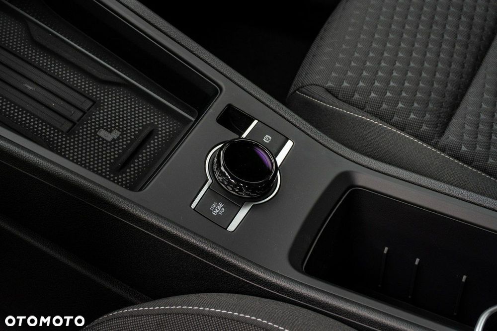 Volkswagen T-Roc - 16