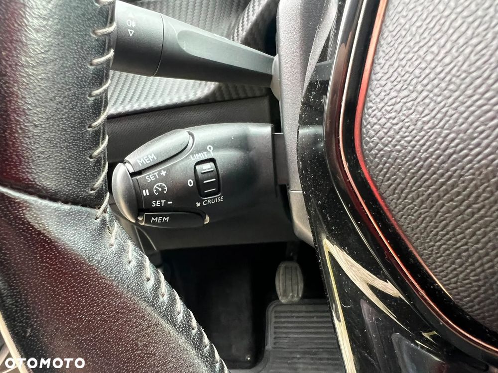 Peugeot 208 PureTech 110 Stop & Start Allure - 32