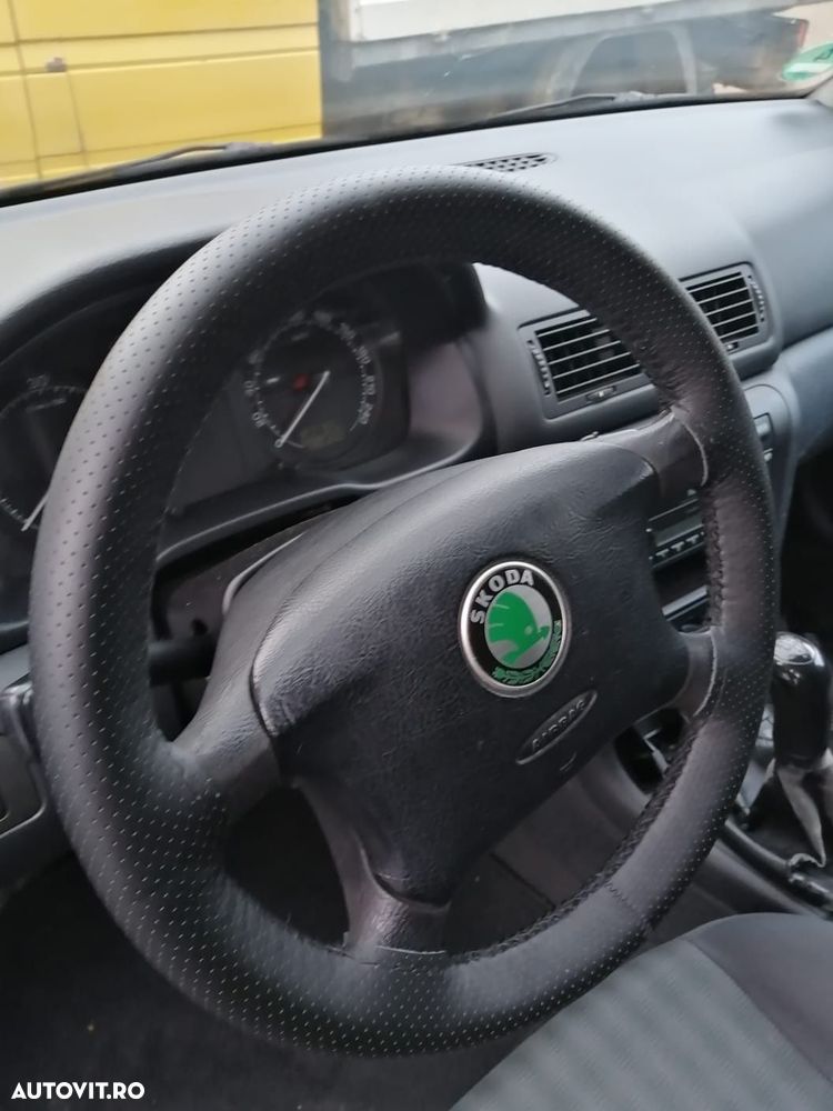 Husa volan cu ac si ata din piele de vitel perforata,diferite culori - 4