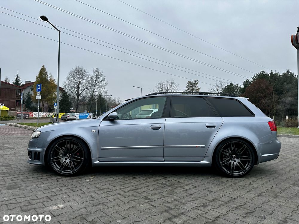 Audi RS4 Avant - 1