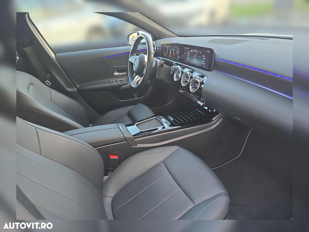 Mercedes-Benz A 200 Sedan MHEV 7G-DCT - 14