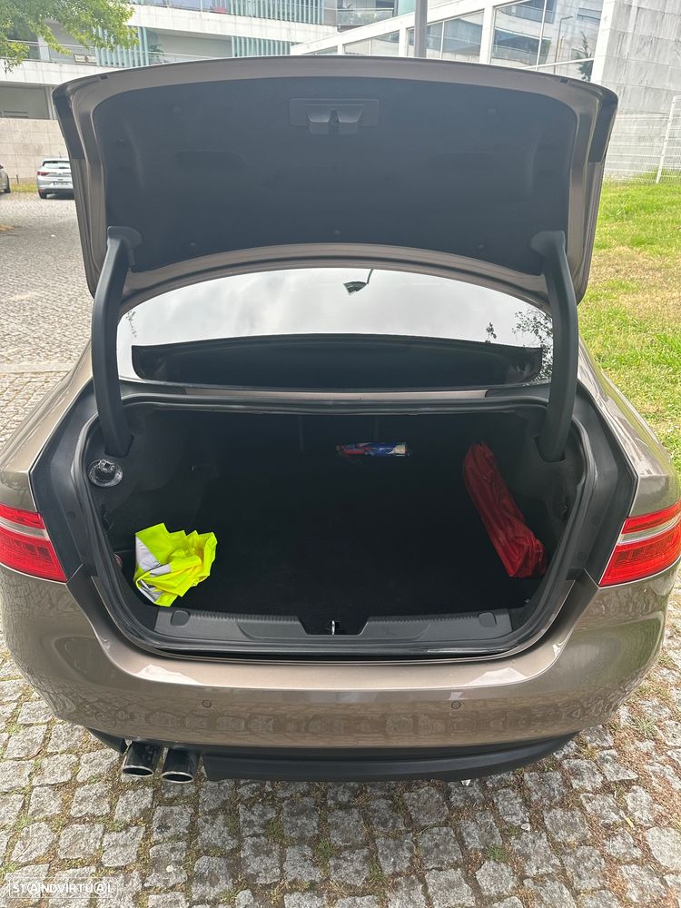 Jaguar XE 2.0 D Prestige Aut. - 9