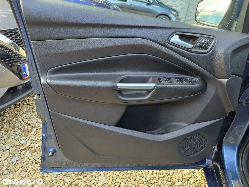 Ford Kuga - 24