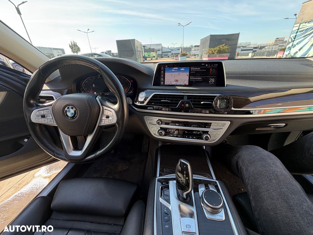 BMW Seria 7 730d - 12