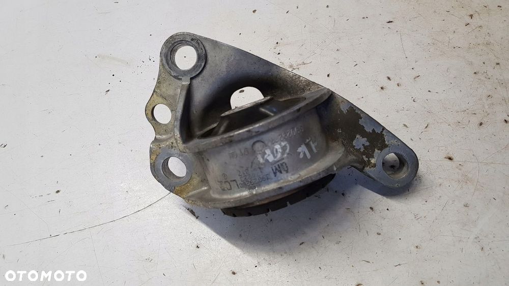 łapa poduszka belki lewy tył Opel Astra K - 1