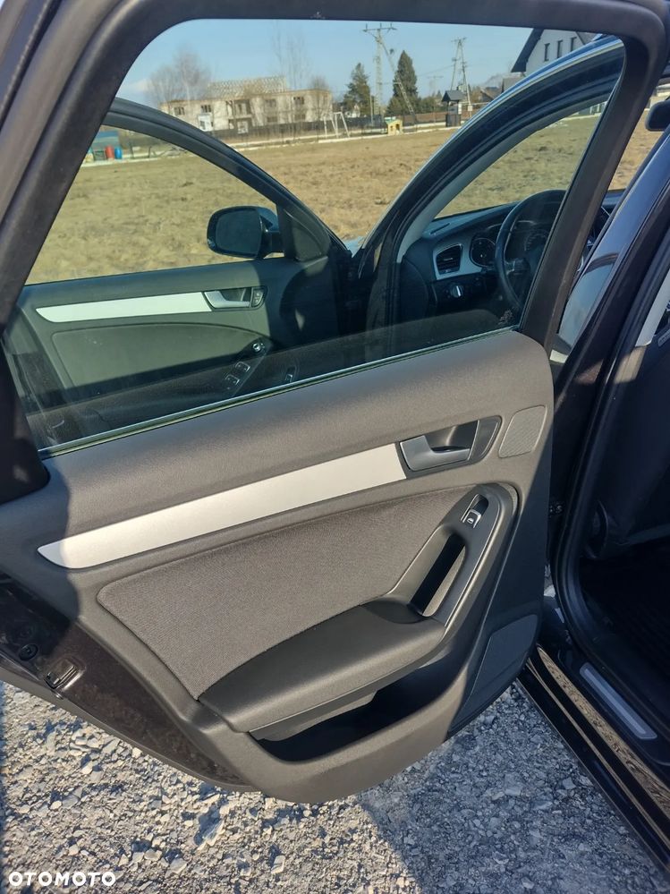 Audi A4 Avant 2.0 TDI DPF clean diesel multitronic Ambiente - 15