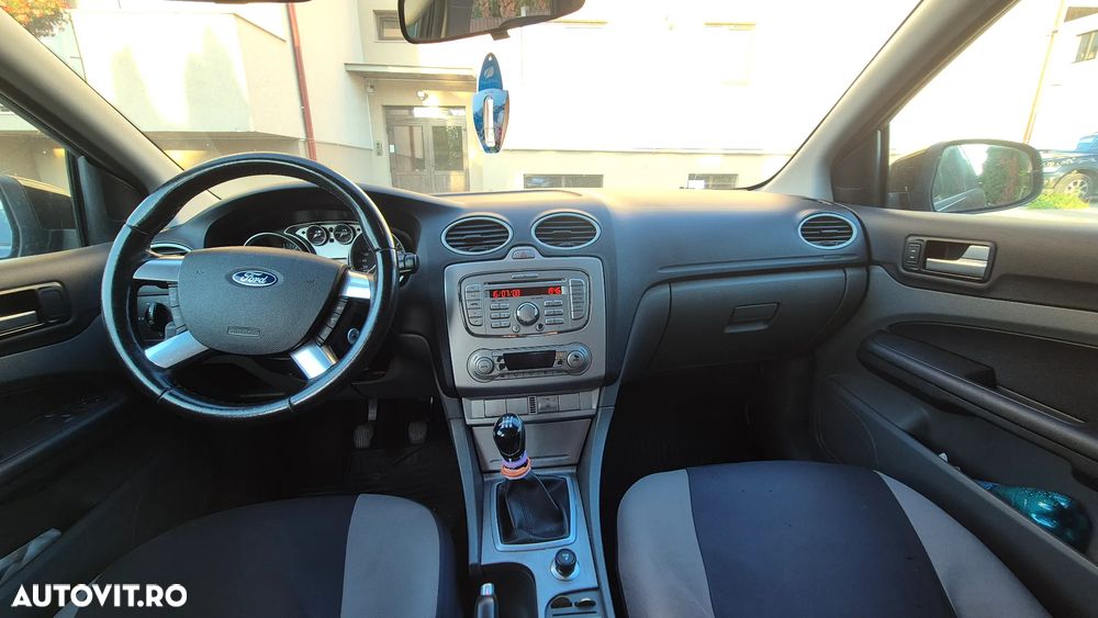 Ford Focus 1.6 Ghia - 4