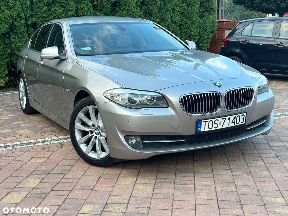 BMW Seria 5 523i - 1
