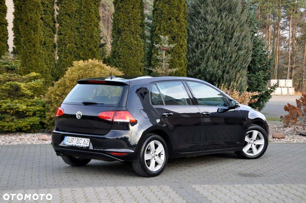 Volkswagen Golf - 6