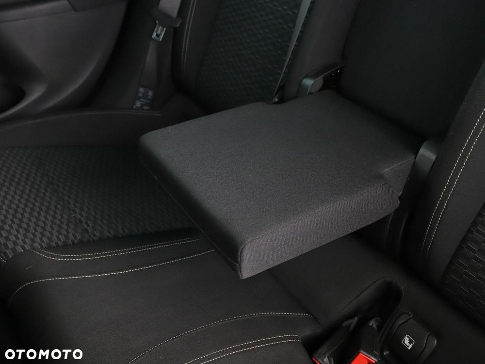 Opel Astra 1.4 T GPF Dynamic S&S - 36