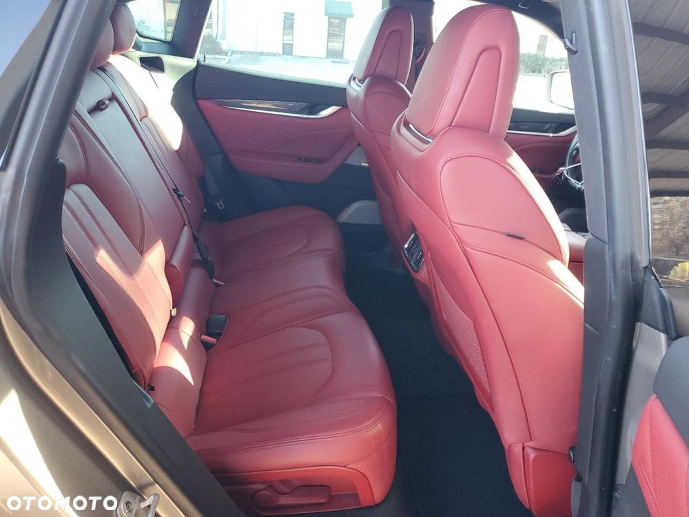 Maserati Levante S Q4 - 12